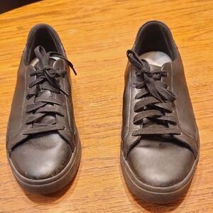 Kizik Black Sneakers Unisex M10.5 W12